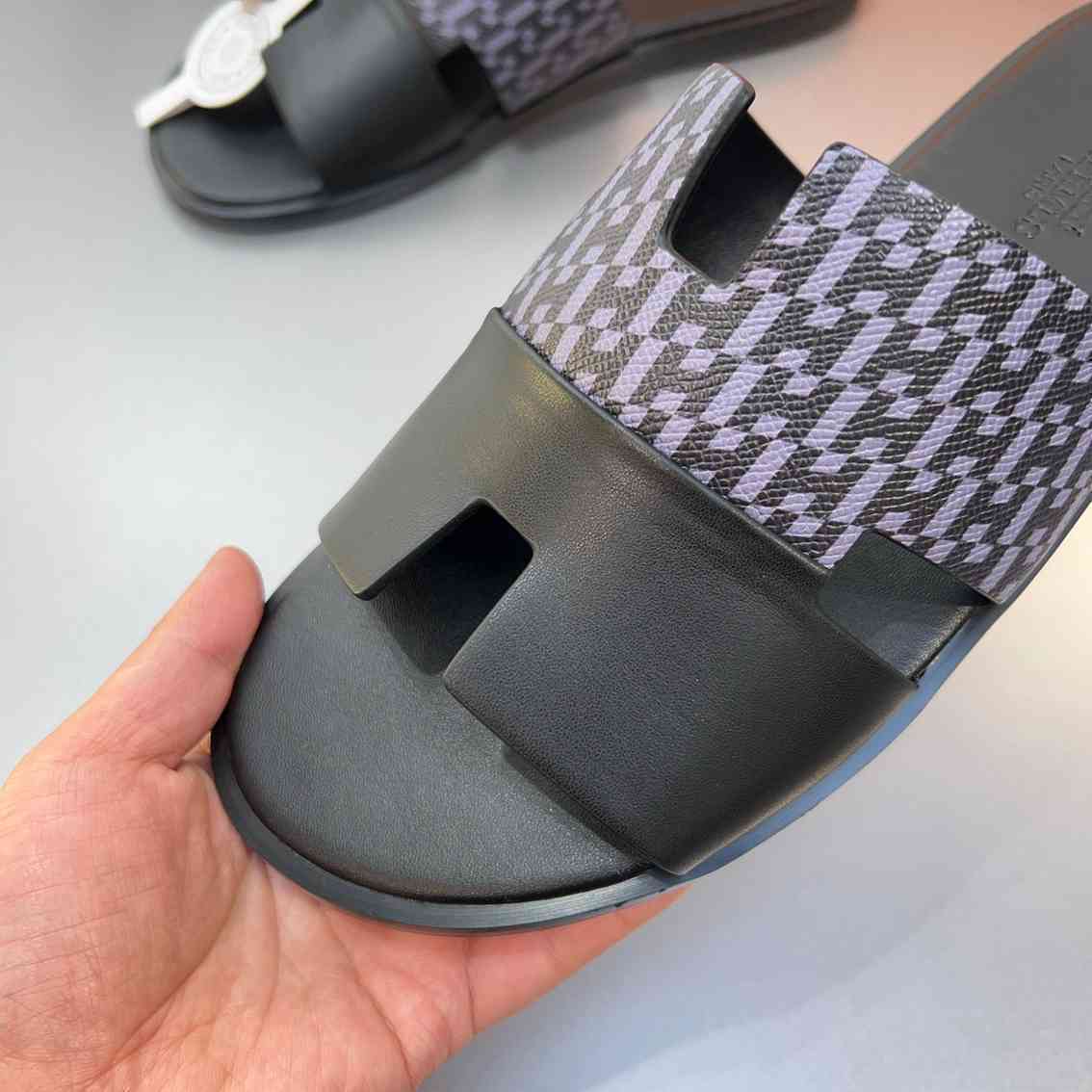 Chinelo Hermes Izmir