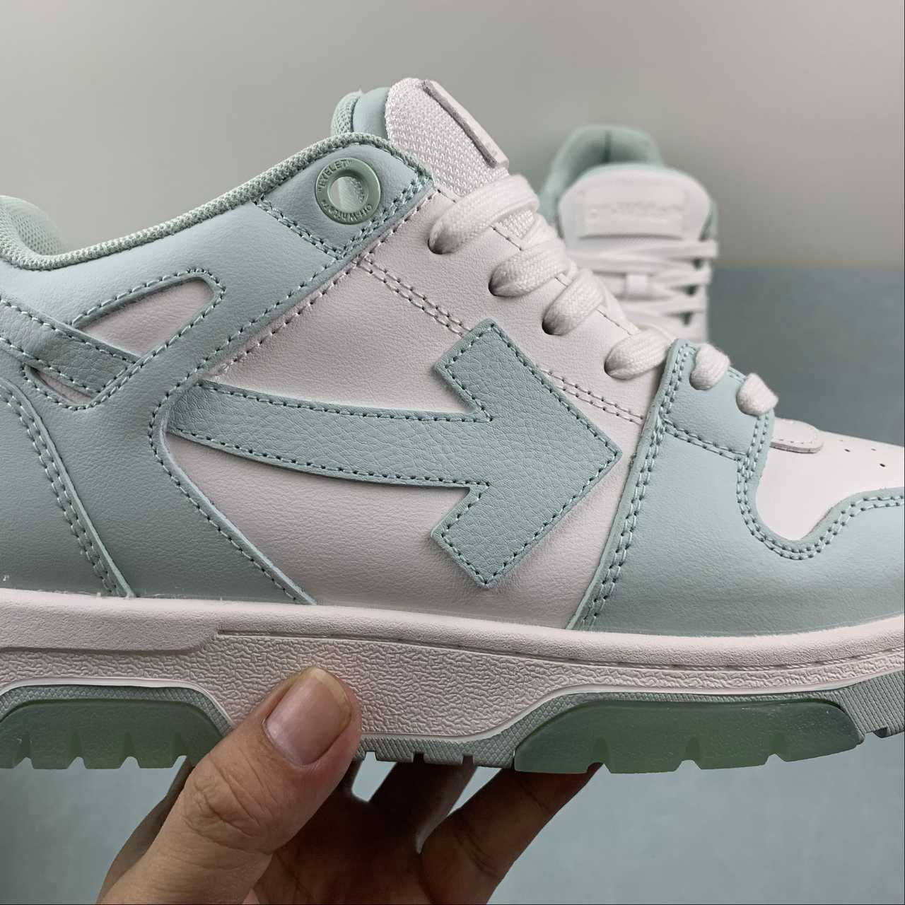 OFF-WHITE Out Of Office "000" Low