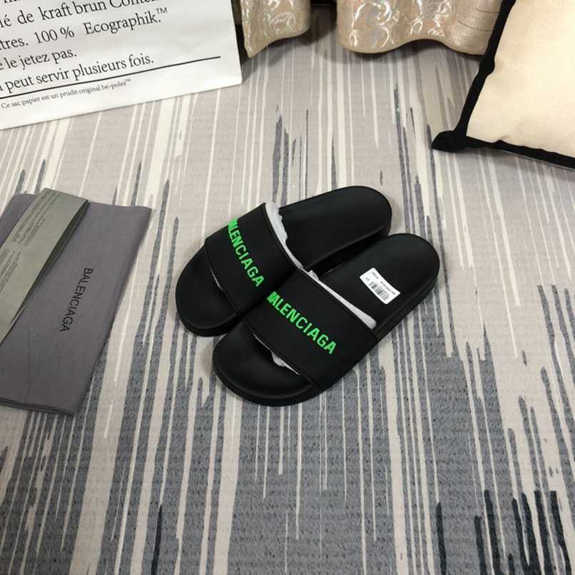 Chinelo Balenciaga
