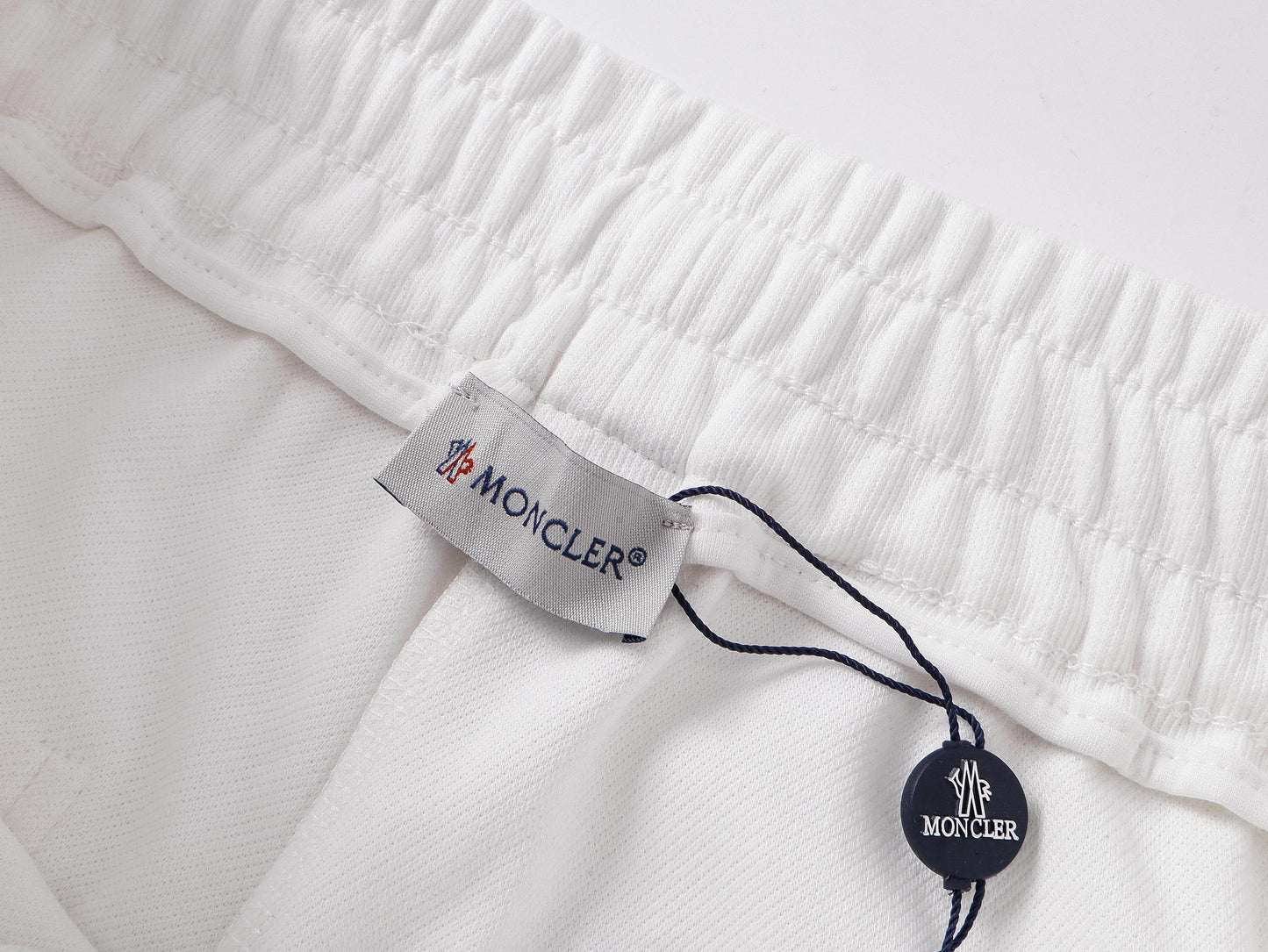 Moncler Corto