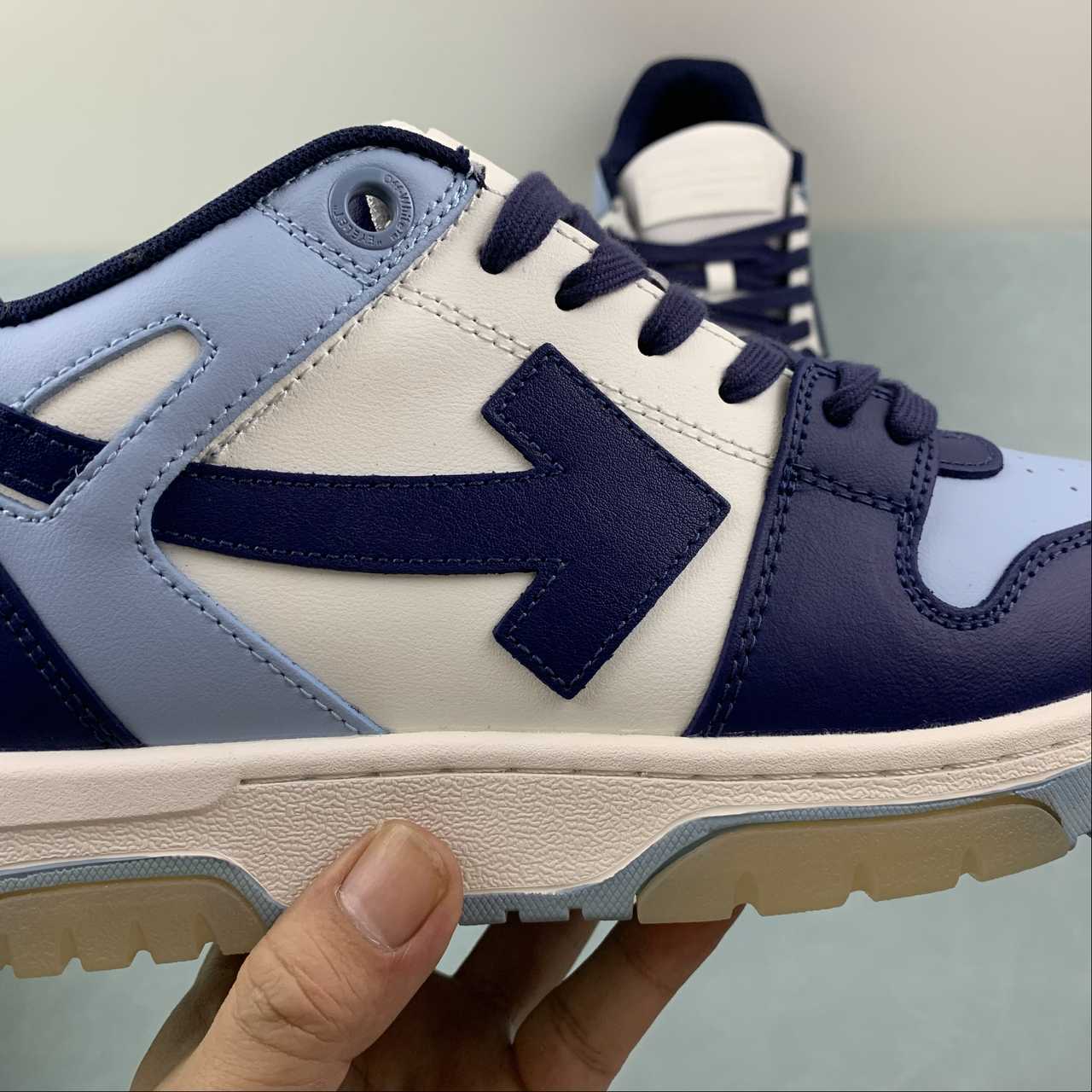 OFF-WHITE Out Of Office "000" Low