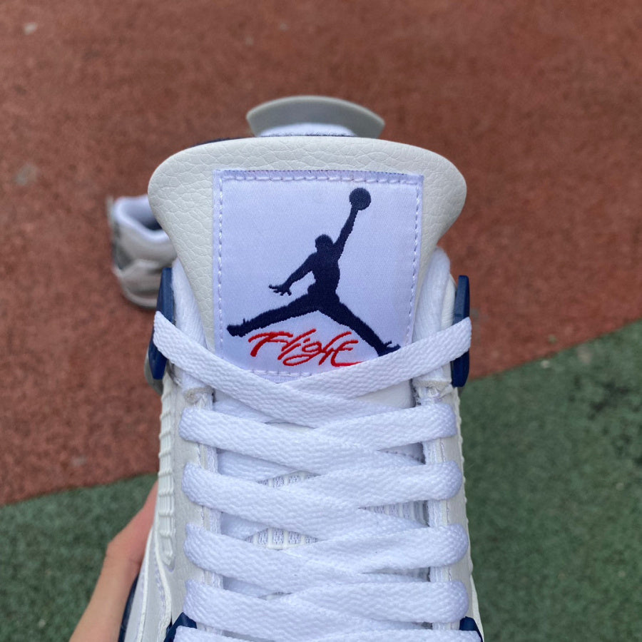 Air Jordan 4