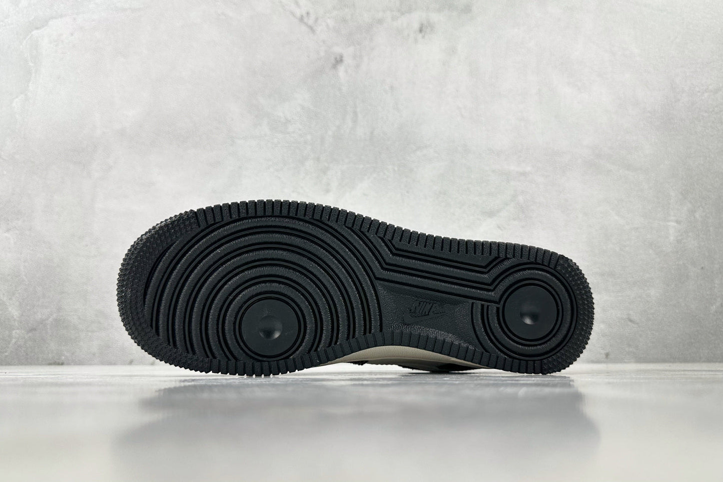 Louis Vuitton x Nike Air Force 1