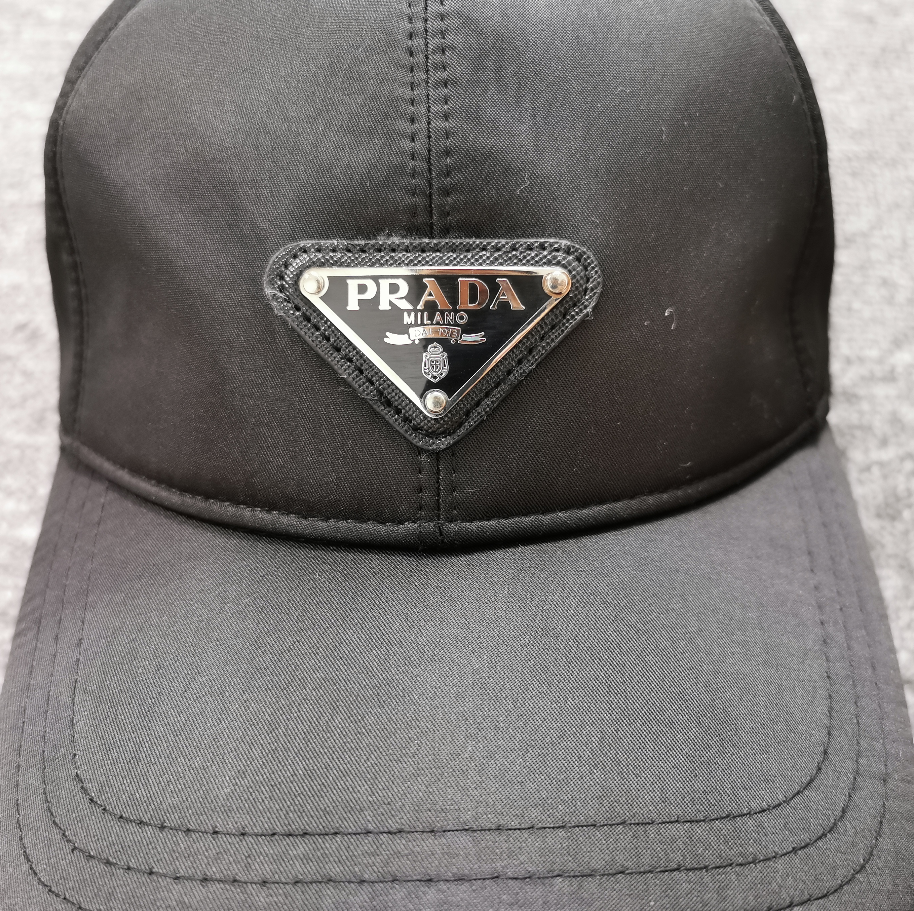 Boné Prada
