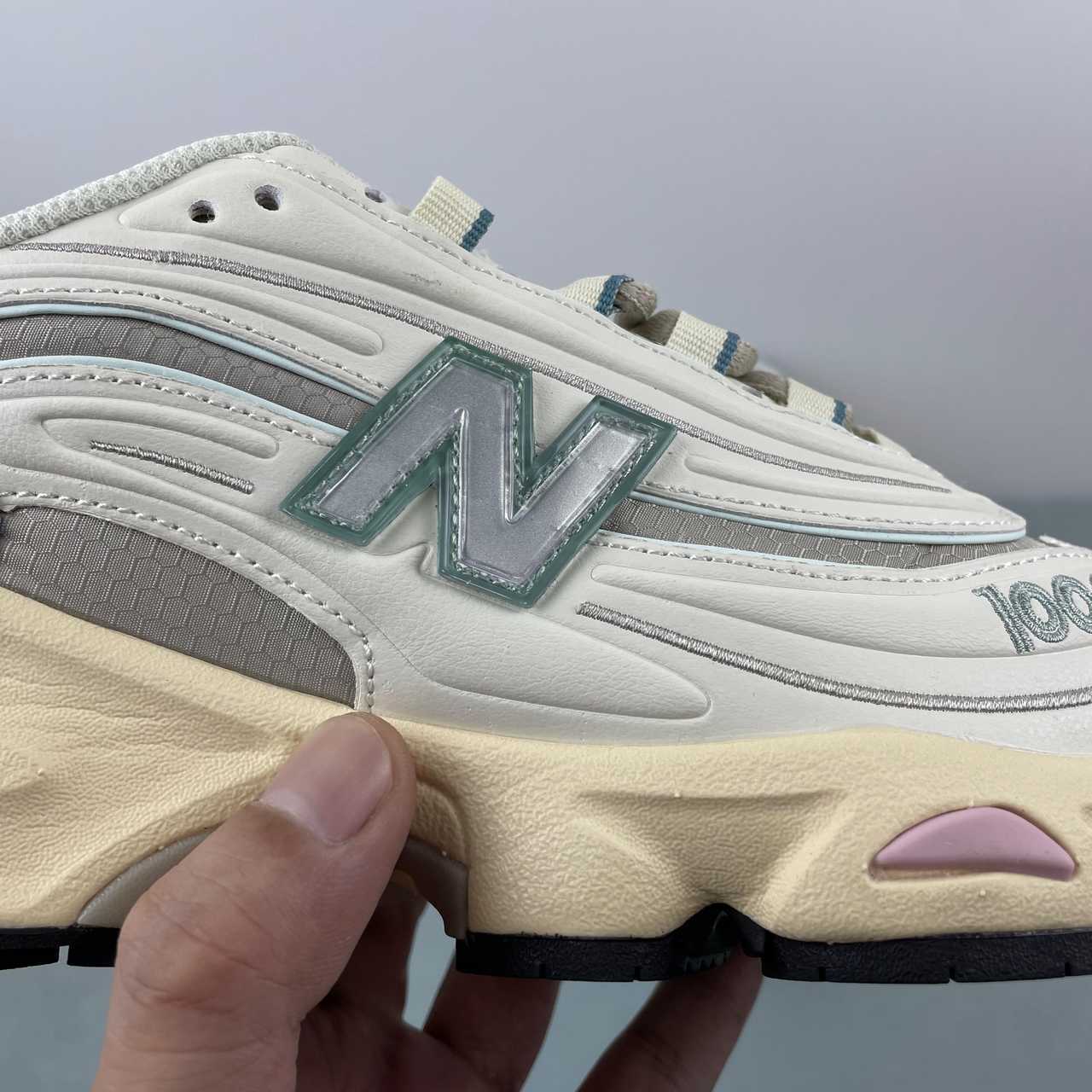 New Balance 1000