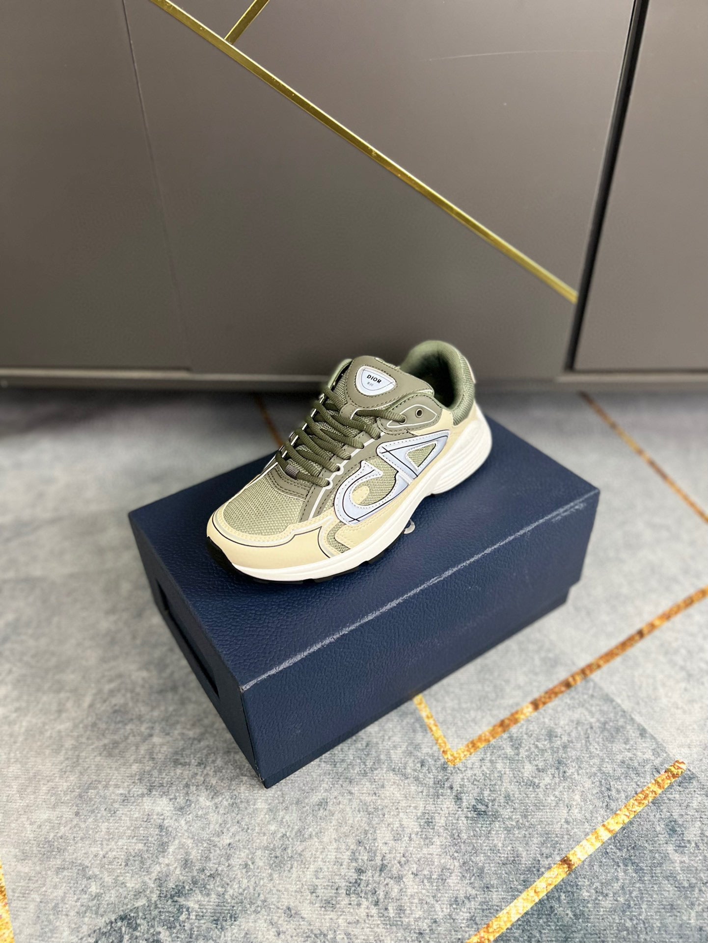 Dior B30
