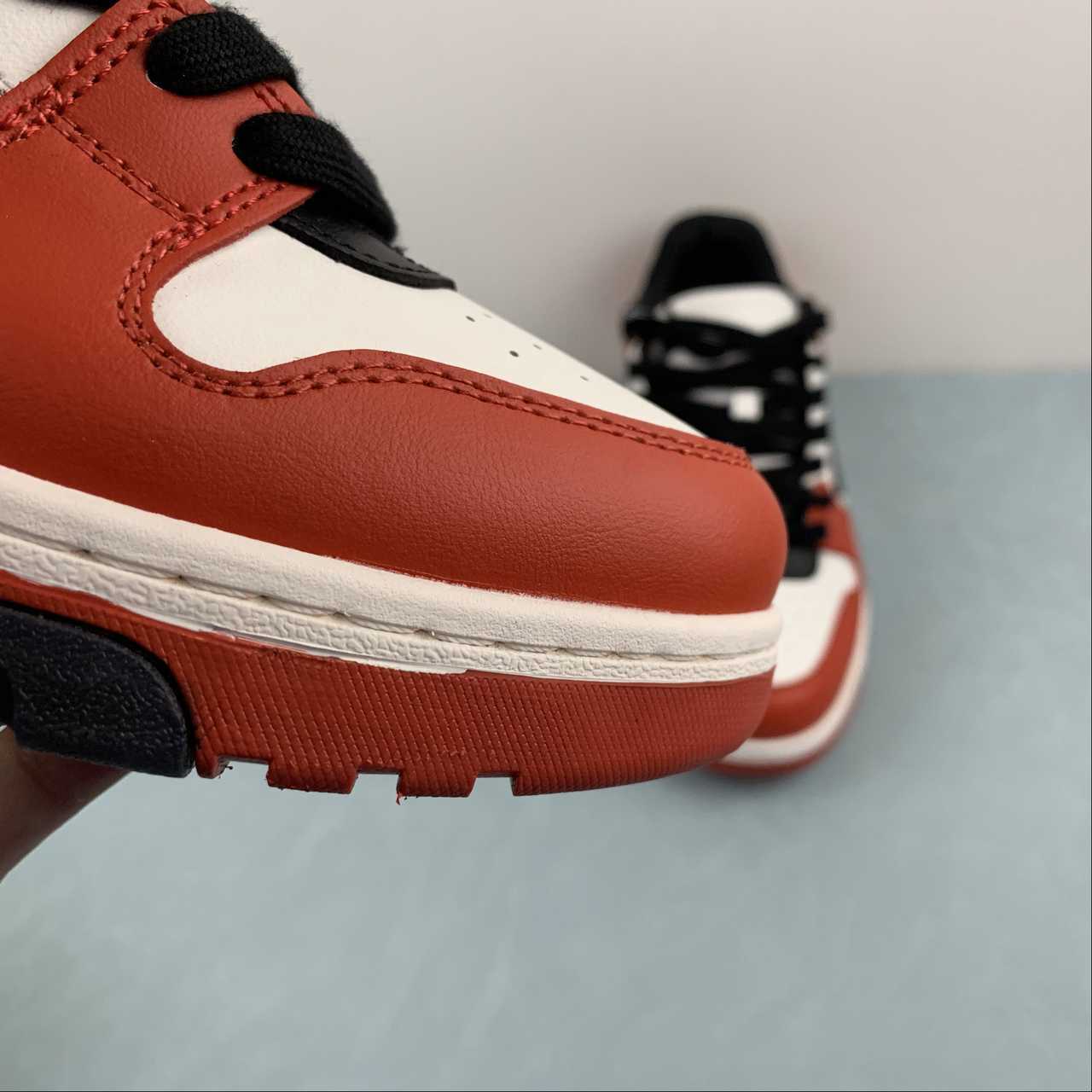 OFF-WHITE Out Of Office "000" Low