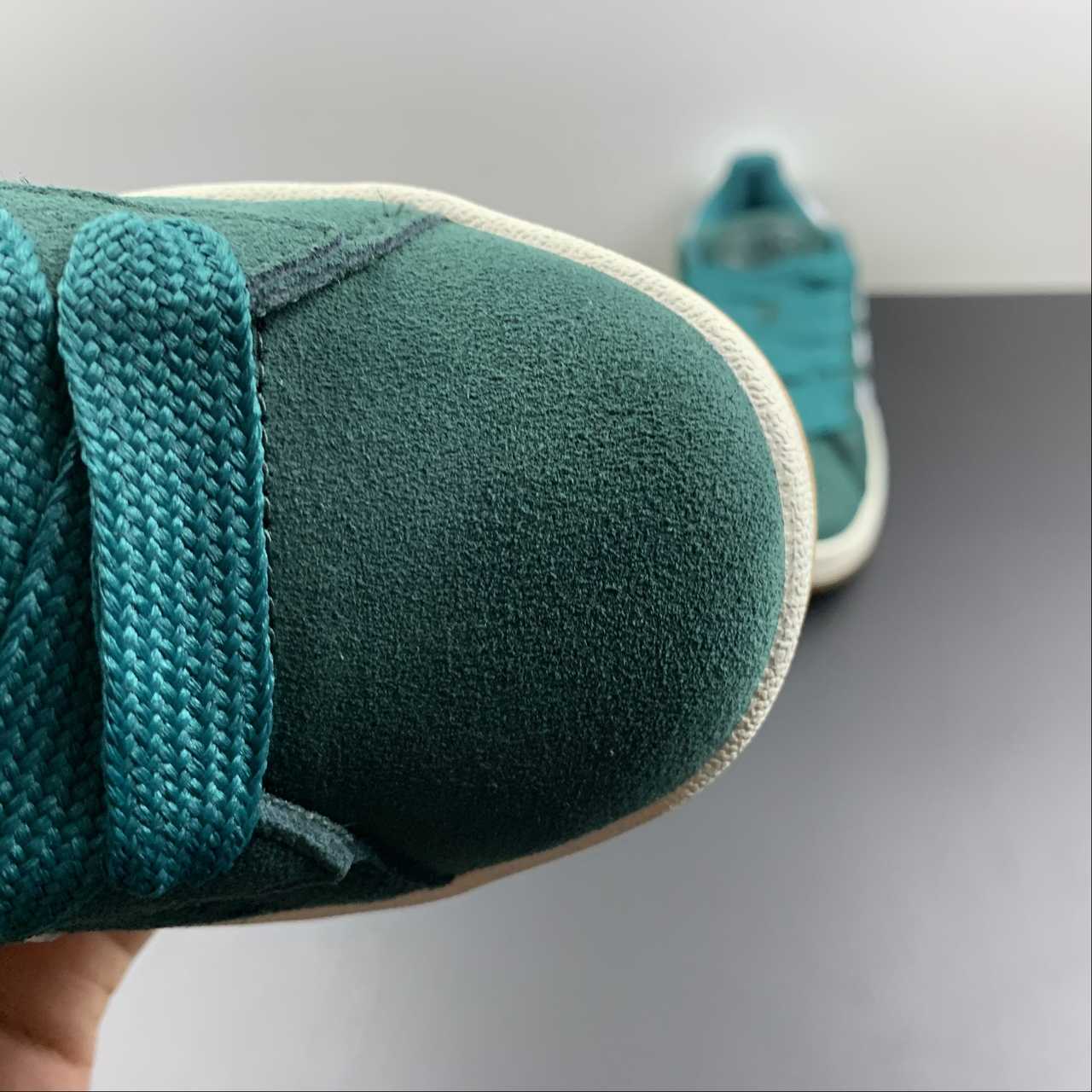 Adidas Campus 00s