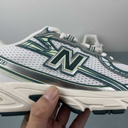 New Balance 740