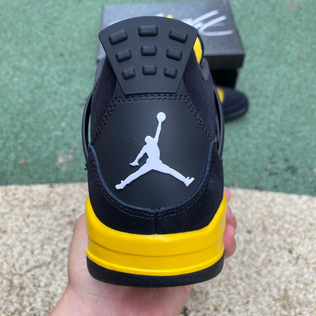 Air Jordan 4