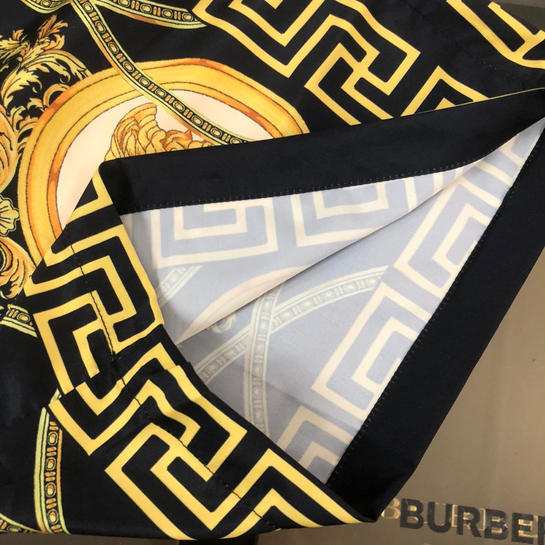 Cortos Versace