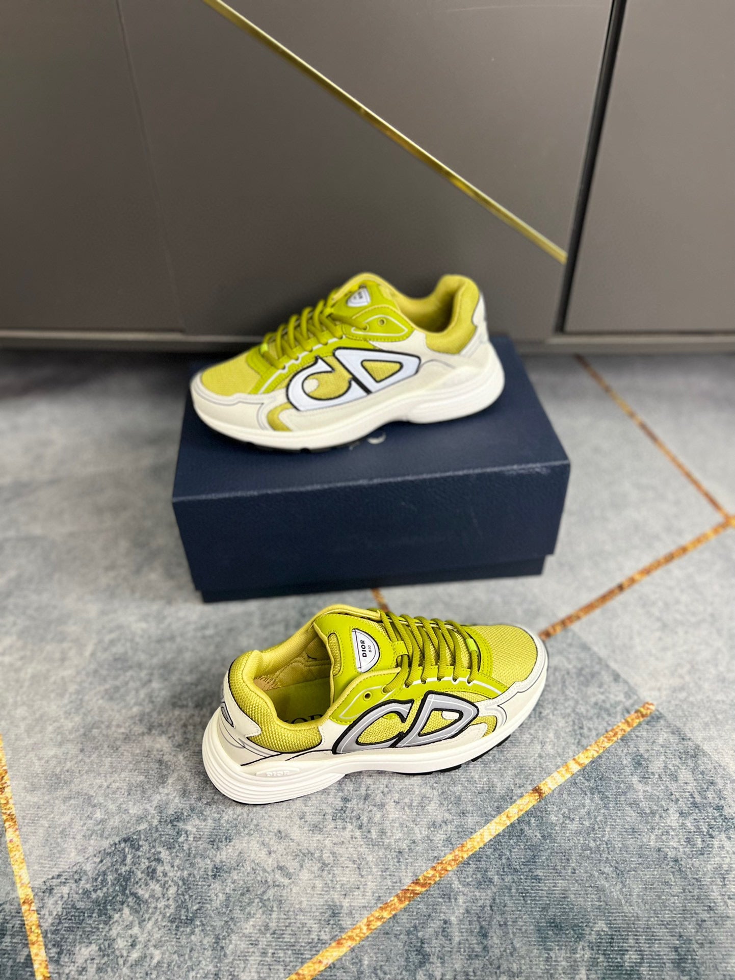 Dior B30