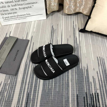 Chinelo Balenciaga