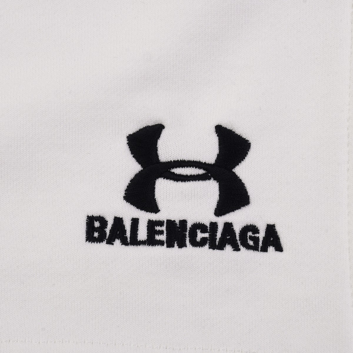 Balenciaga corto