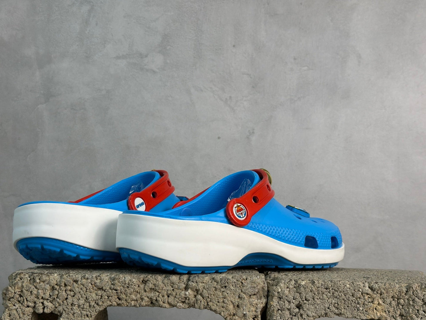 Crocs Classic Clogs de Doraemon