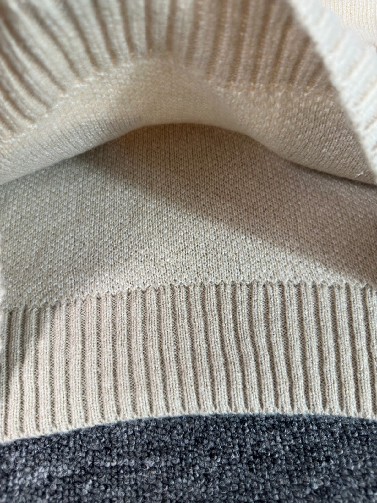 Corteiz Mohair Fuzzy Collar Sweater Cream