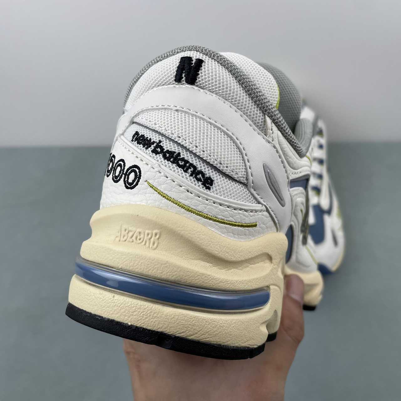 New Balance 1000