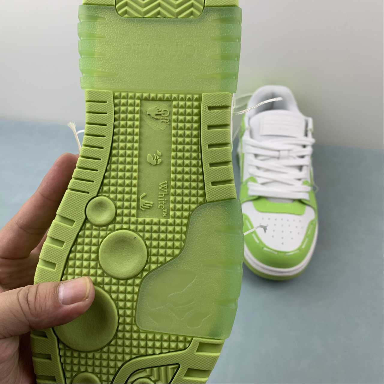 OFF-WHITE Out Of Office "000" Low