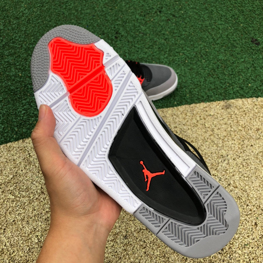 Air Jordan 4