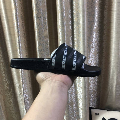 Chinelo Balenciaga