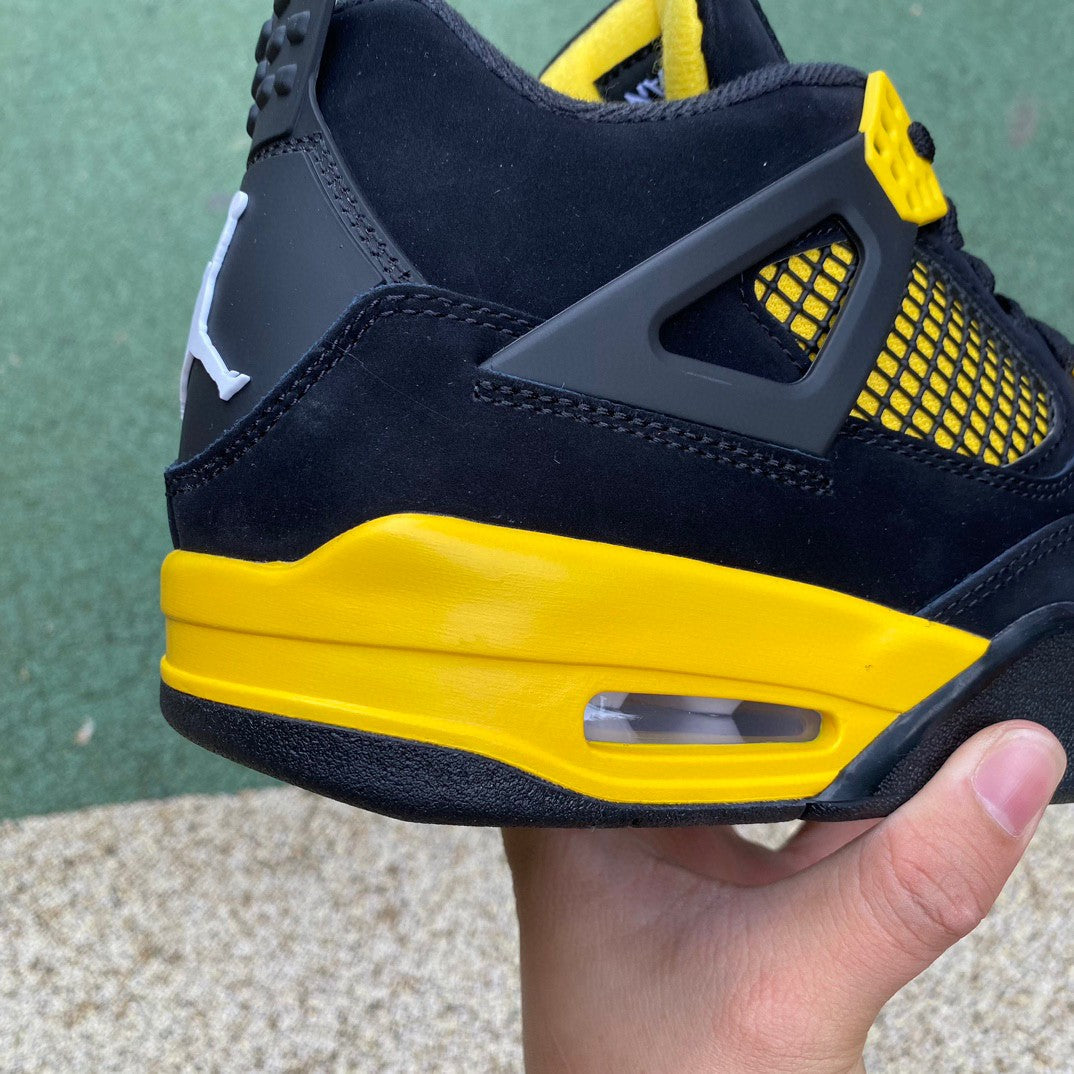 Air Jordan 4