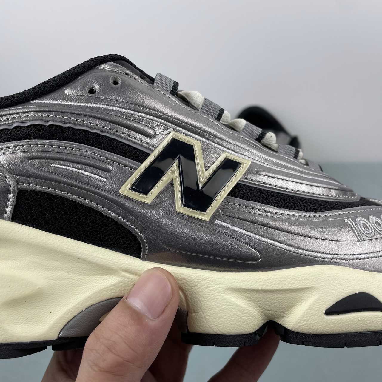 New Balance 1000