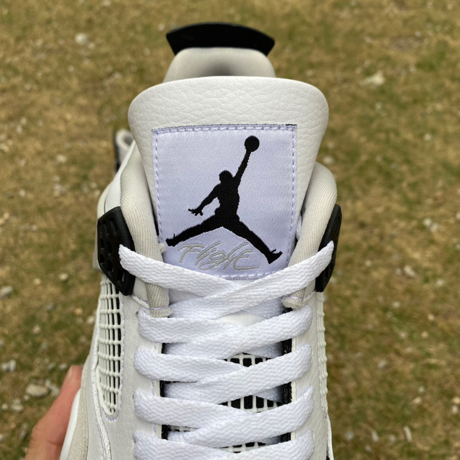 Air Jordan 4