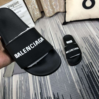 Chinelo Balenciaga