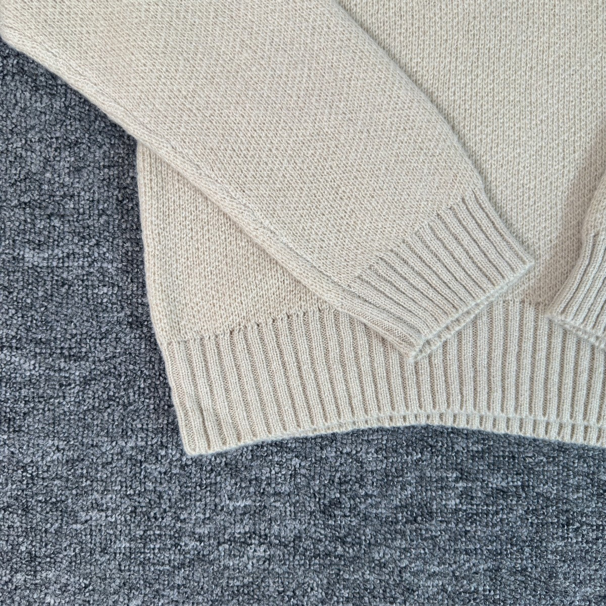 Corteiz Mohair Fuzzy Collar Sweater Cream