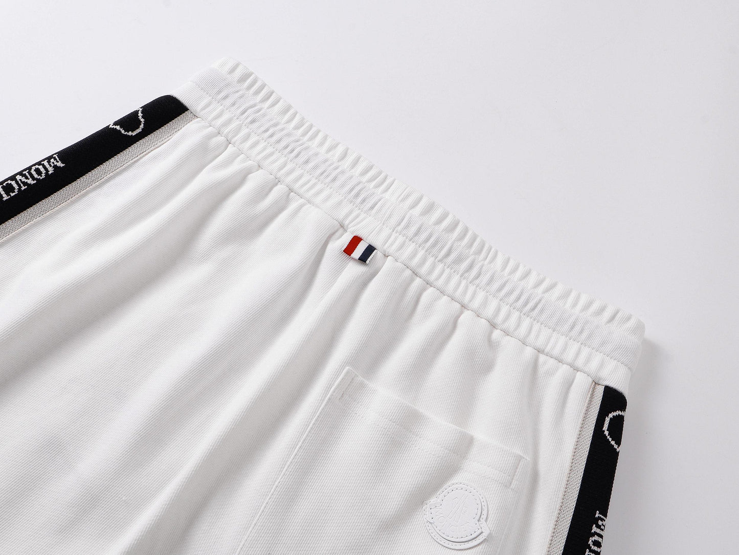 Moncler Corto