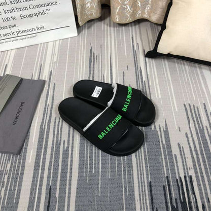 Chinelo Balenciaga