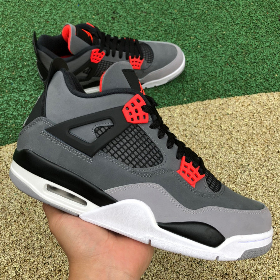 Air Jordan 4