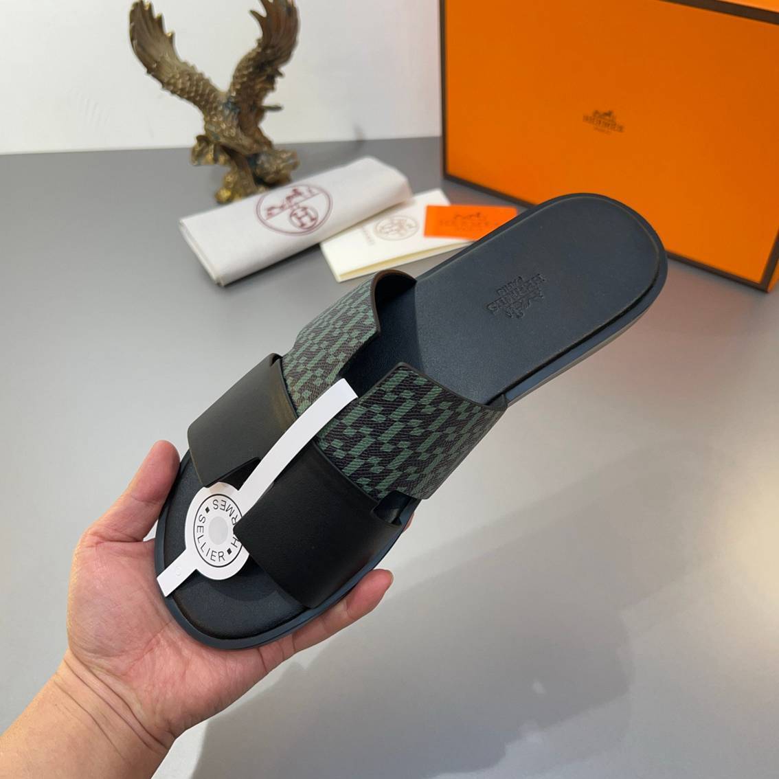Chinelo Hermes Izmir