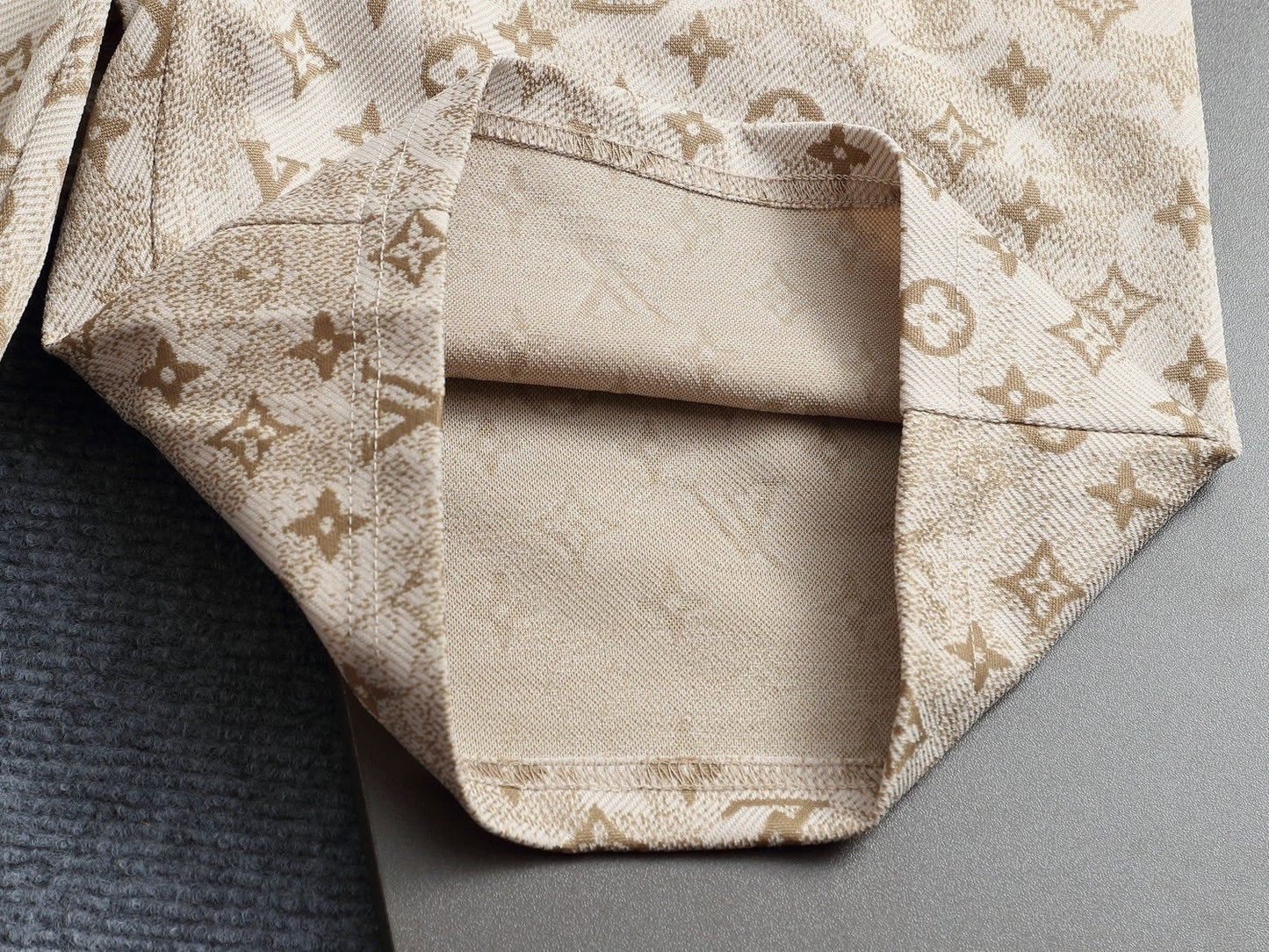 Corto Louis Vuitton
