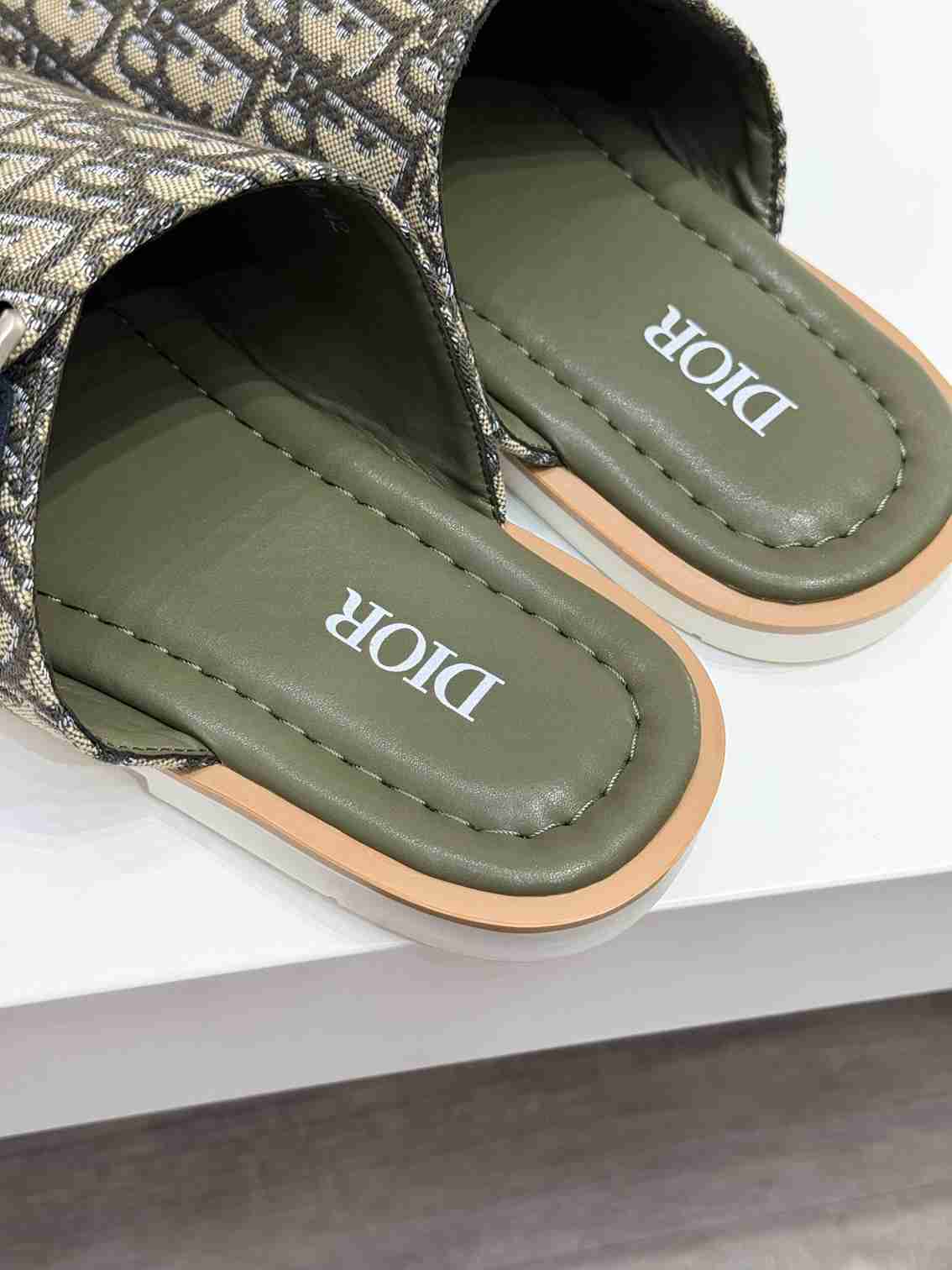 Chinelo Dior Slippers