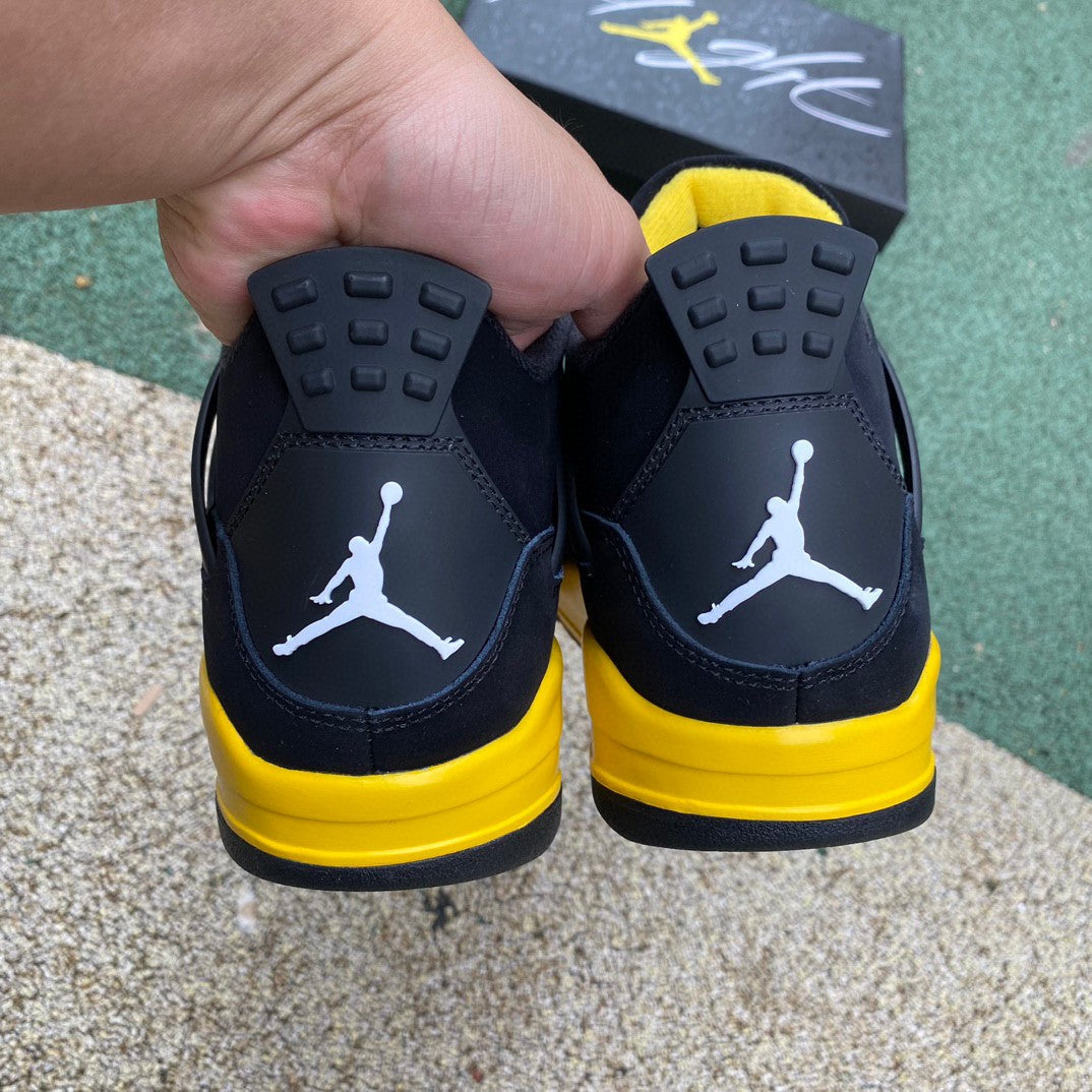 Air Jordan 4
