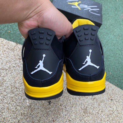 Air Jordan 4