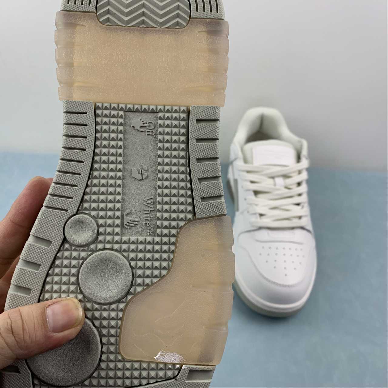 OFF-WHITE Out Of Office "000" Low