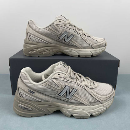 New Balance 740