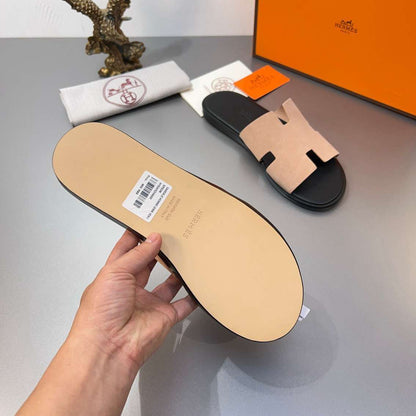 Chinelo Hermes