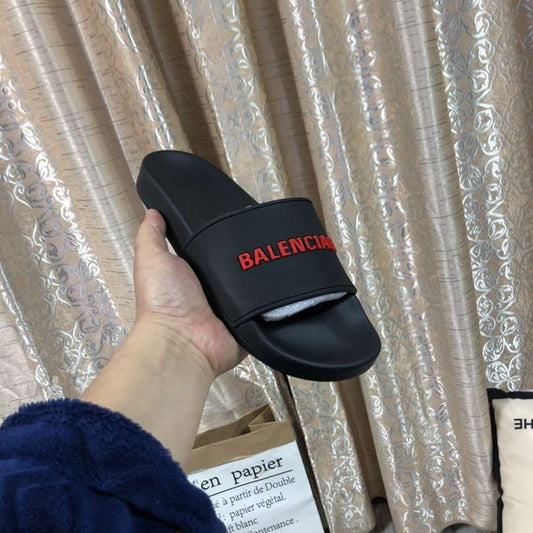 Chinelo Balenciaga