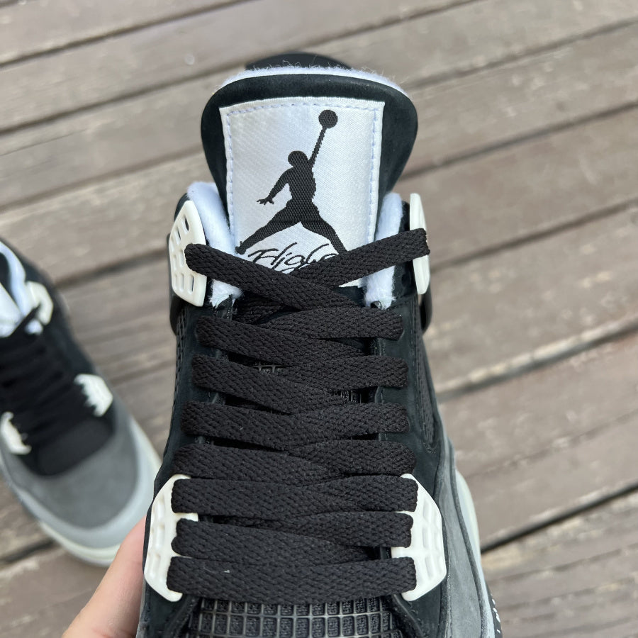 Air Jordan 4