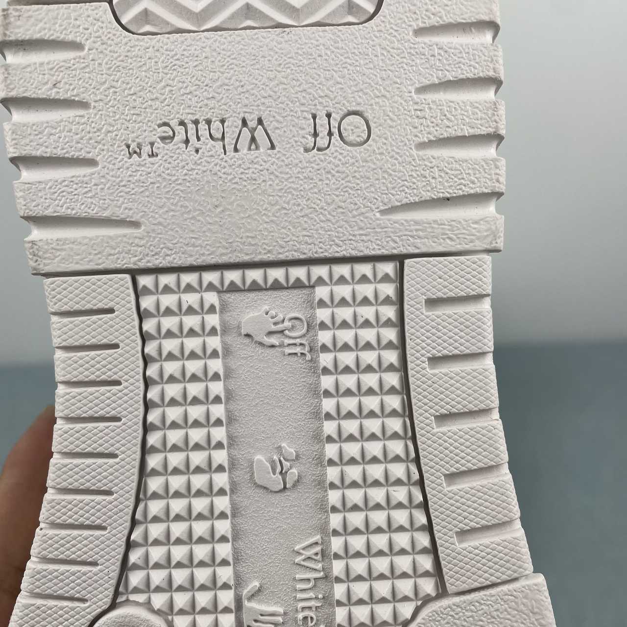 OFF-WHITE Out Of Office "000" Low