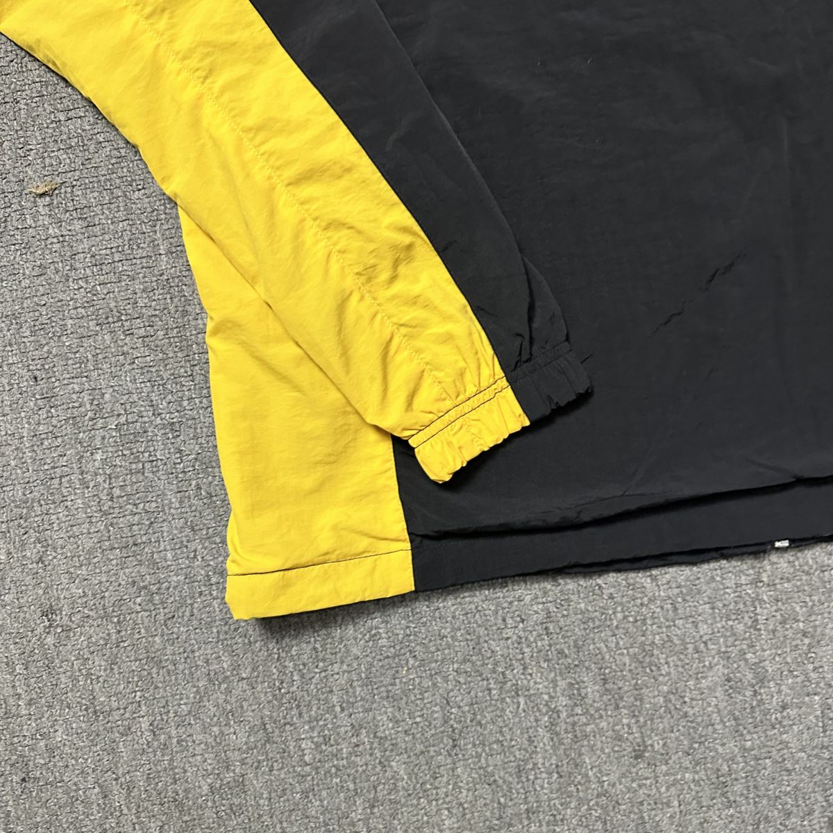 Corteiz Spring Jacket black-yellow