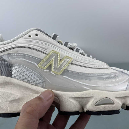 New Balance 1000