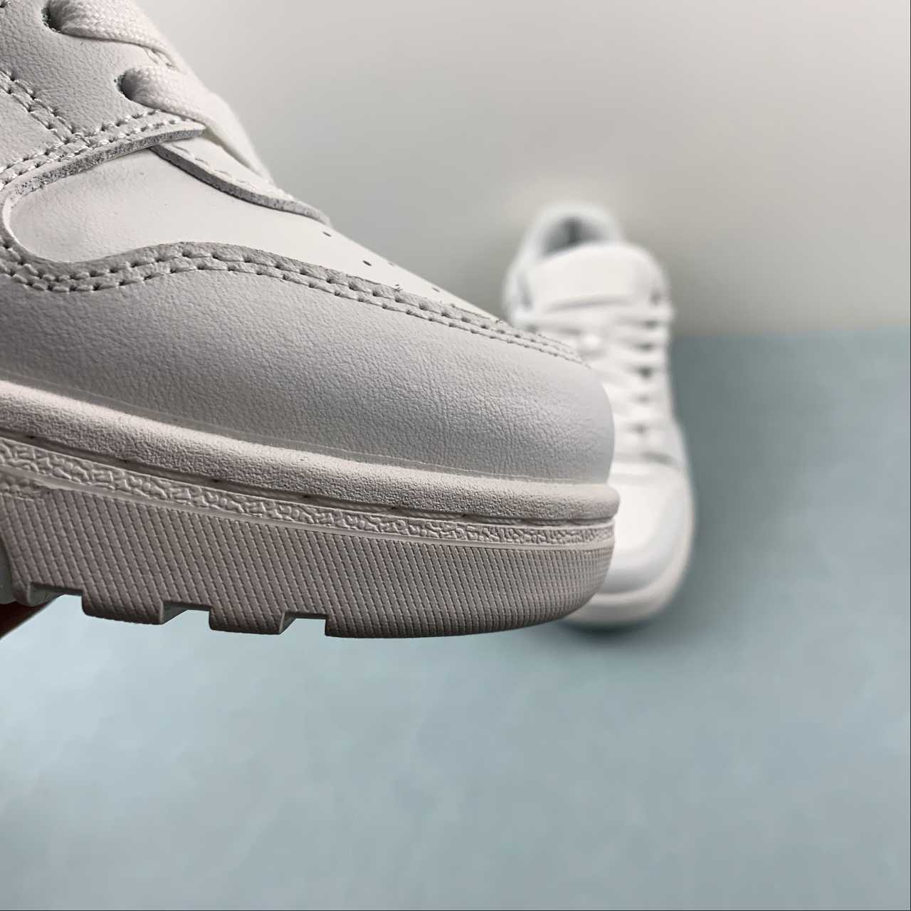 OFF-WHITE Out Of Office "000" Low