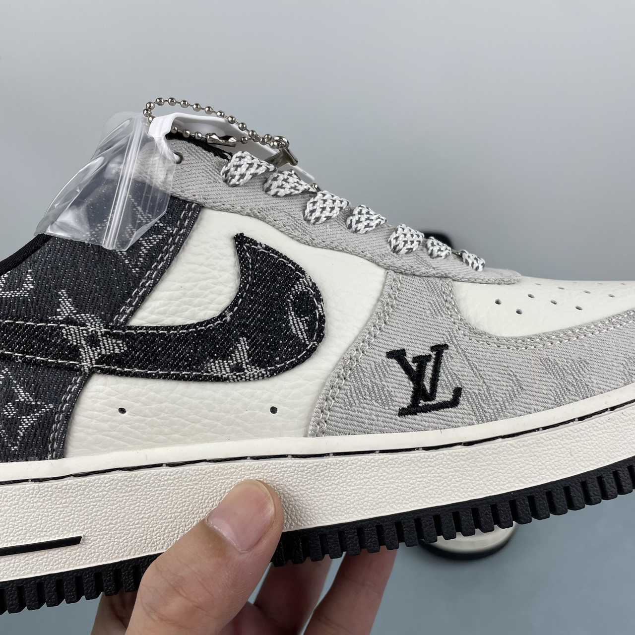 Louis Vuitton x Nike Air Force 1