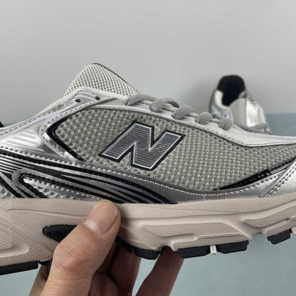 New Balance 740