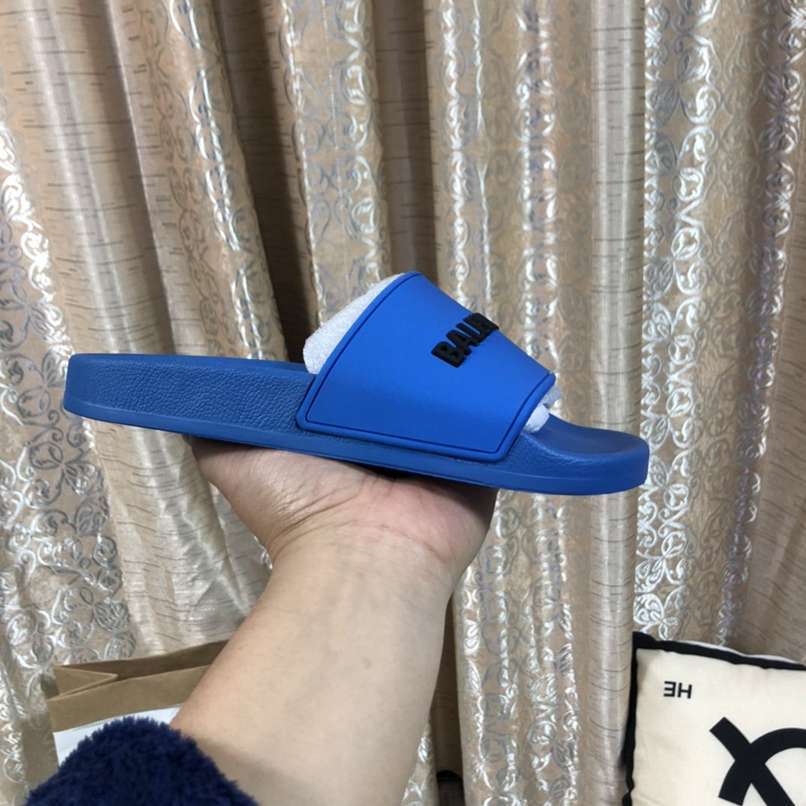 Chinelo Balenciaga