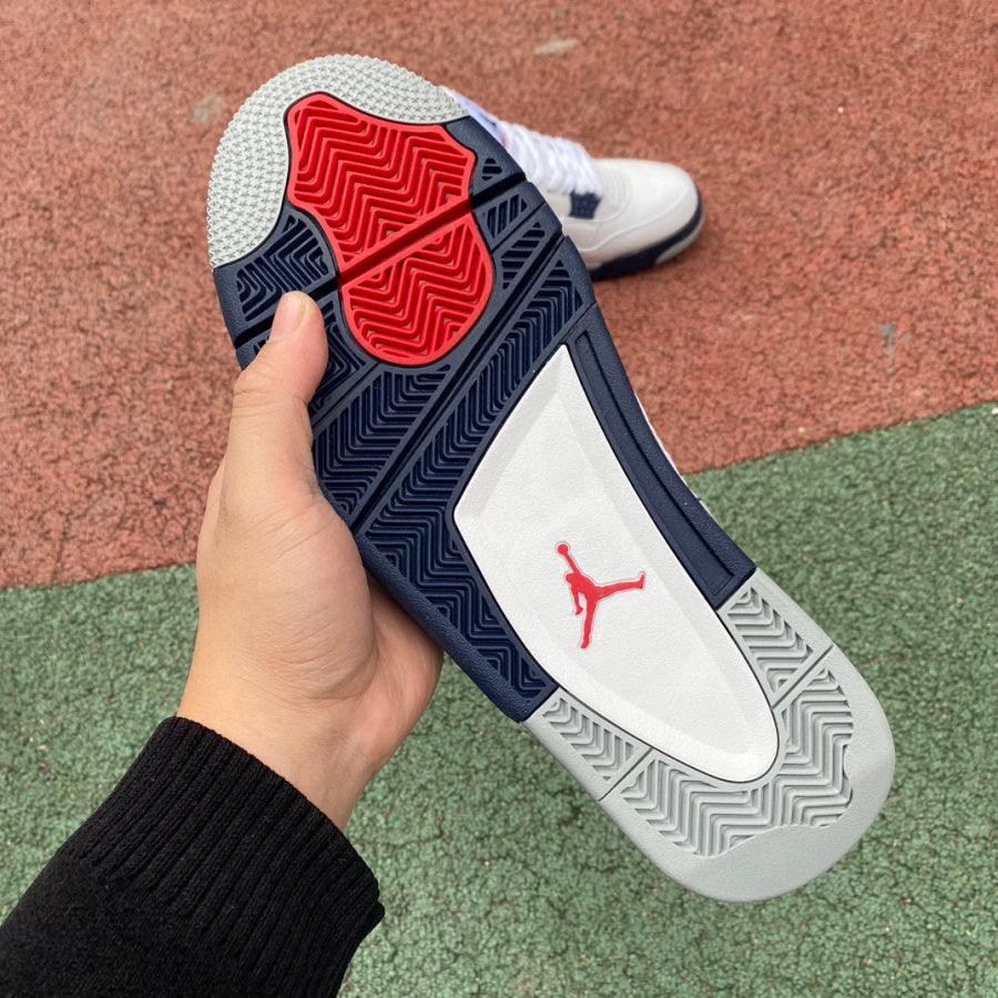Air Jordan 4